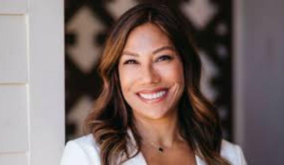 stephanie sarkisian ethnicity