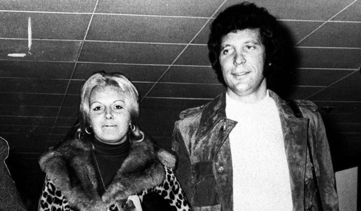 tom jones wife linda