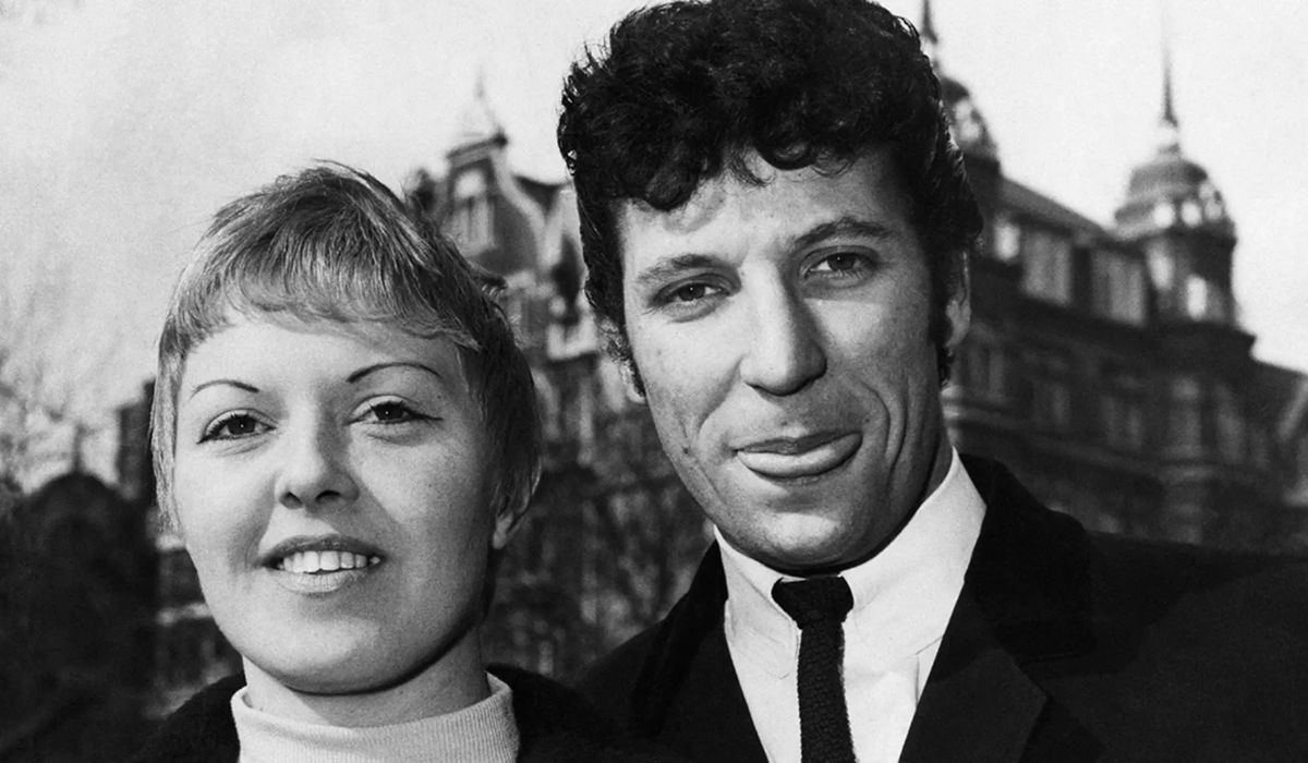 tom jones wife linda